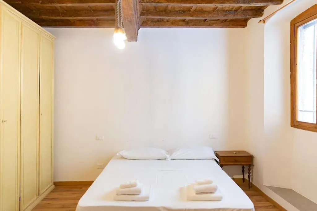 Sweet Apartment Near Piazza Pitti Florence Italy